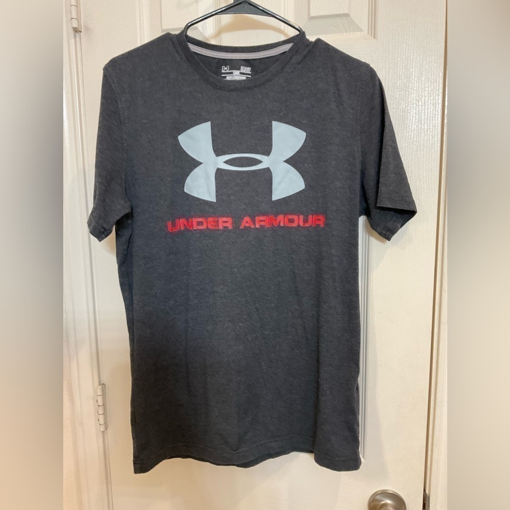 UNDER Armour Graphic T shirt loose heatgear Small - Picture 2 of 5